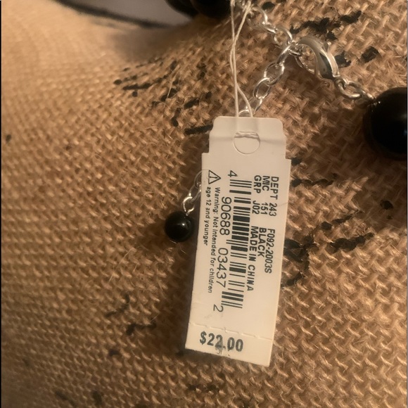 NWT Black beaded necklace - Picture 2 of 5
